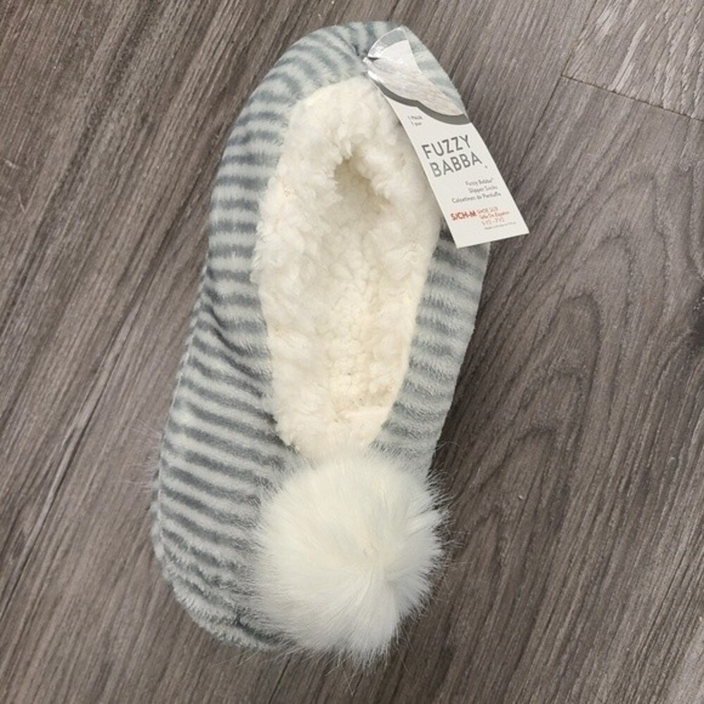 NWT Fuzzy Comfy Babba Grey White House Slipper Socks Sz 5.5-7.5 Womens